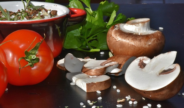 Jamur bisa berubah rasa ketika terlalu lama kena air. (Foto: Pixabay/RitaE)