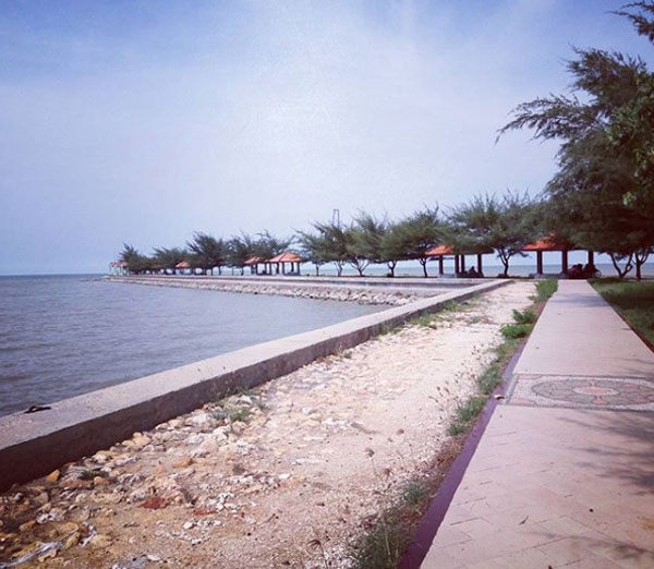 pantai boom