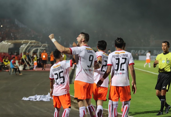 Para pemain Persija merayakan gol ke gawang Bali United