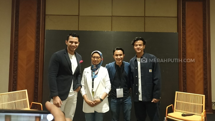Solar Panel Jadi Solusi Pengurangan Emisi Karbon dalam Produksi Air Minum