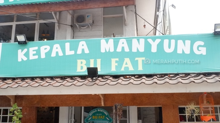 Kepala Manyung Bu Fat, Bumbunya Menghipnotis Lidah