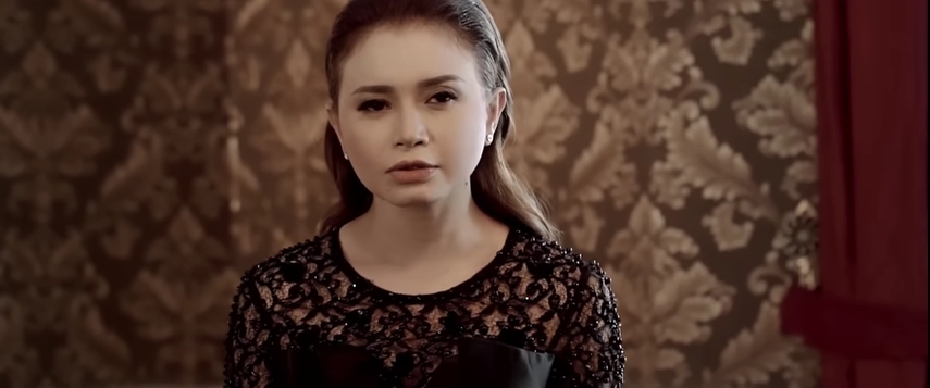 Lirik Lagu Bulan Dikekang Malam Rossa: Aku Ikhlaskan Segalanya