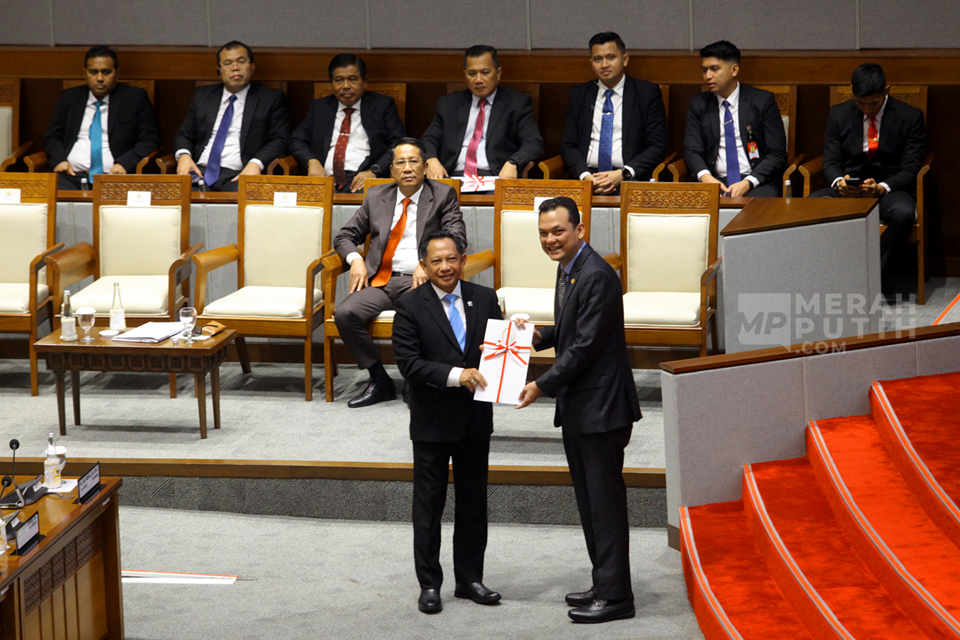 Rapat Paripurna DPR Sahkan RUU DKJ Menjadi Undang-undang