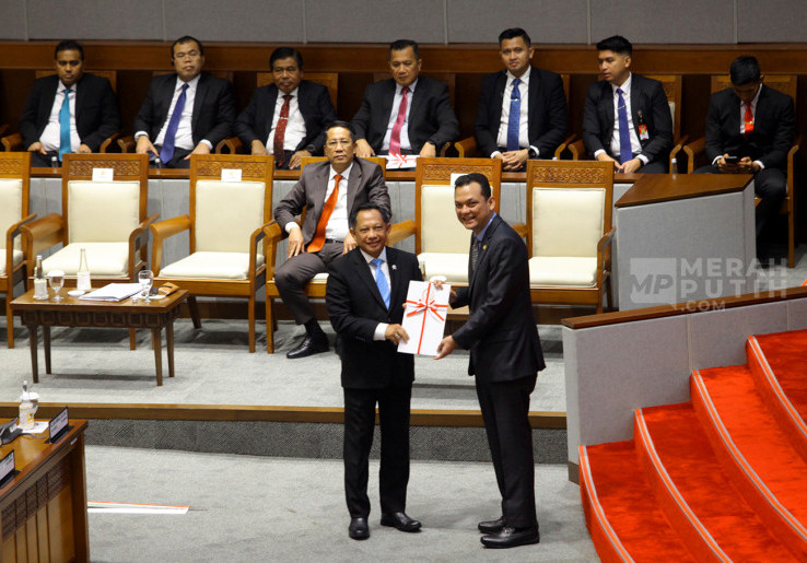 Rapat Paripurna DPR Sahkan RUU DKJ Menjadi Undang-undang