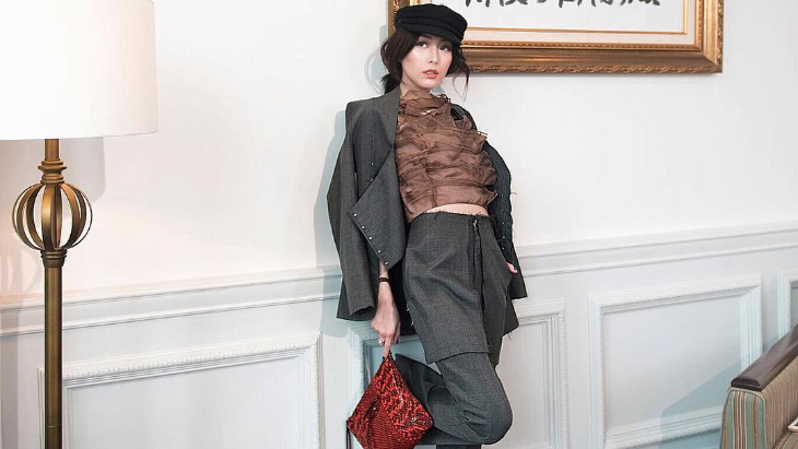 Potret Modisnya Ling Ling, Istri Aga Bakrie