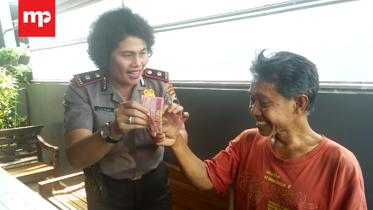Kapolsek Jebres Beri Prabowo Uang