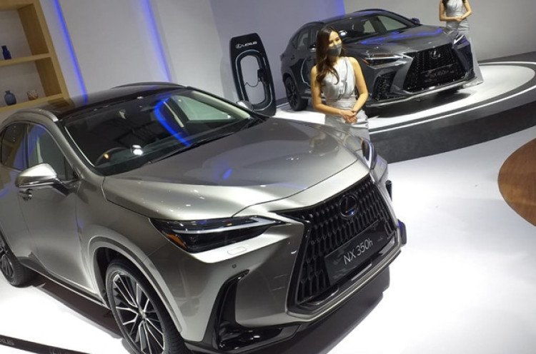 Lexus Luncurkan Dua Mobil Baru di Jakarta Auto Week