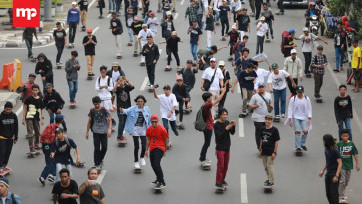 1.000 Skater Peringati Hari Bermain Skateboard Sedunia Di Jakarta