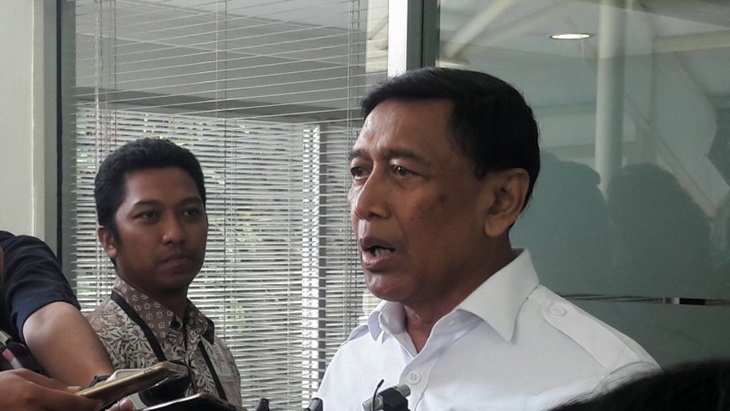 Menko Polhukam Wiranto ditemui di Kantor Presiden usai rapat terbatas pada Senin (22/4/2019). (Bayu Prasetyo/Antaranews)