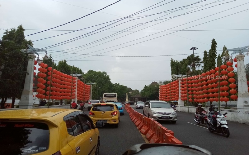 Jelang Imlek, Ribuan Lampion Hiasi Pasar Gede Solo