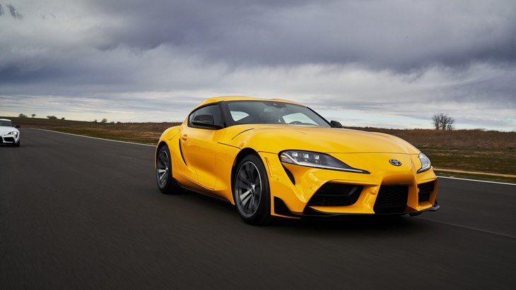 Mobil GR Supra 2.0