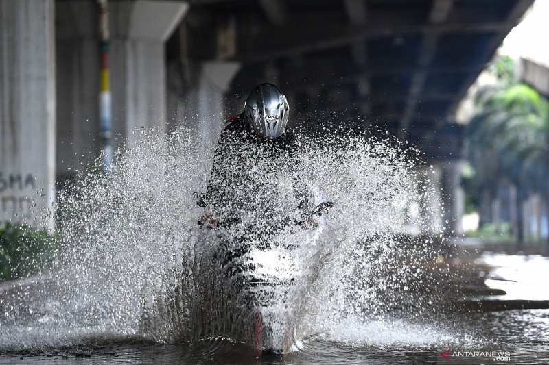 BPBD DKI: 35 RW Terendam Banjir dan 2.393 Jiwa Mengungsi