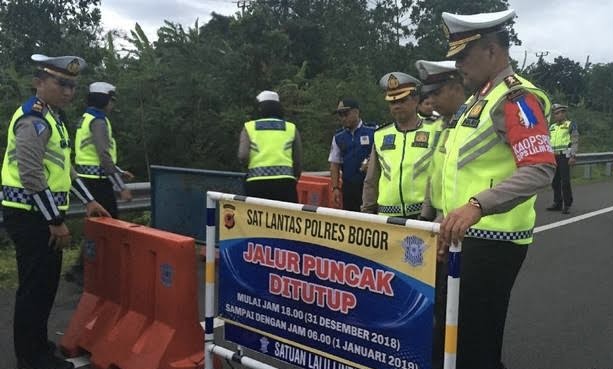 82 Ribu Kendaraan Melintas di Jalur Puncak Bogor saat Libur Akhir Pekan