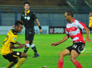 Liga Indonesia Tidak Beres, Alasan Peter Odemwingie Tinggalkan MU