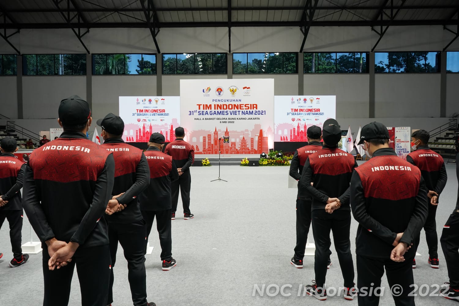 Upacara pengukuhan Tim Indonesia yang akan berlaga di SEA Games XXXI Vietnam 2021. (Foto: NOC Indonesia)