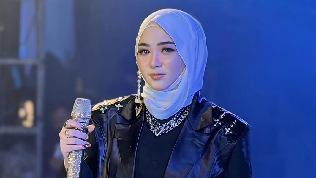 Lirik Lagu 'Hujan Pambasuah Luko' Penuh Makna dari Fauzana