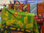 Kisah Nenek Moyang Maluku dalam Kain Batik Tulis Maluku Tengah di Trade Expo Indonesia