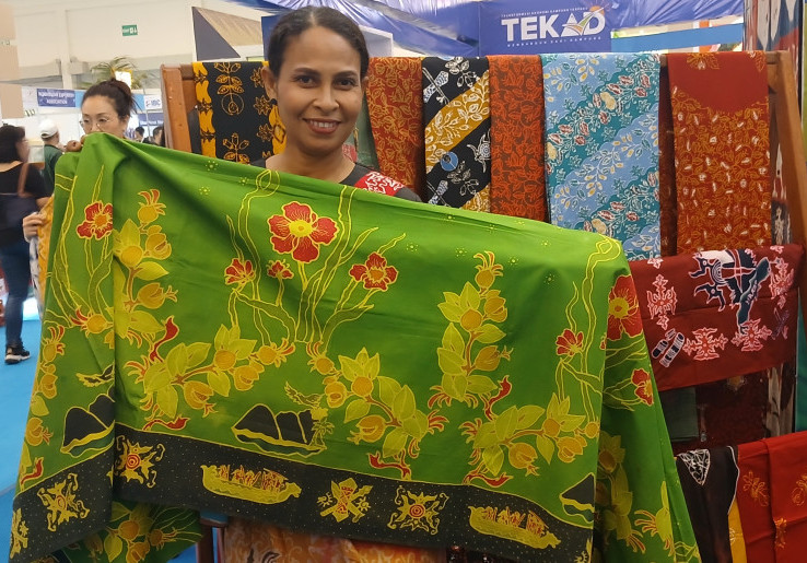 Kisah Nenek Moyang Maluku dalam Kain Batik Tulis Maluku Tengah di Trade Expo Indonesia