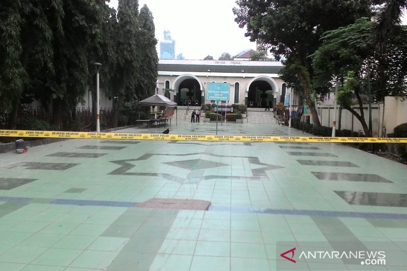 Ternyata Ini Isi Benda Mencurigakan yang Dilempar Pria Misterius di Masjid Sunda Kelapa