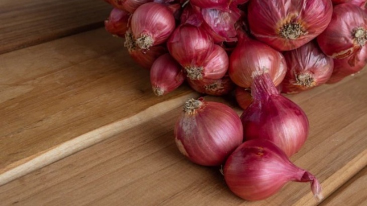 Manfaat Antioksidan Kuersetin pada Kulit Bawang Merah