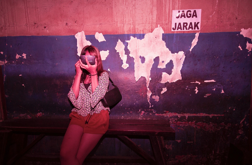 Bertahan ala kupu-kupu malam