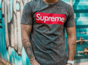Gegayaan Pakai Kaus Supreme, Asli atau KW Hampir Mirip