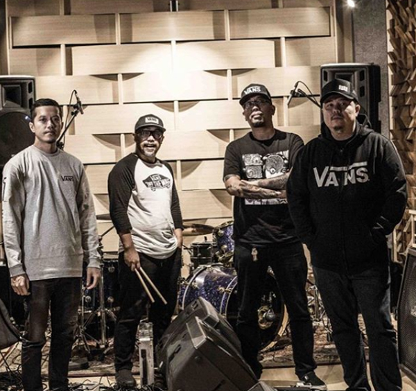 vans, seringai
