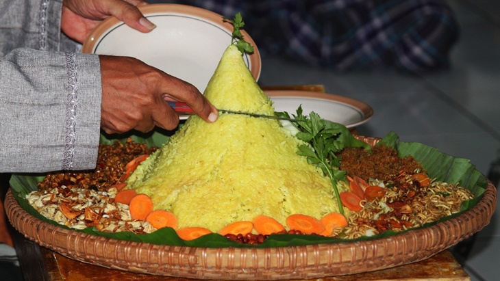 Ada Ucapan Syukur ke Sang Pencipta di Balik Sajian Tumpeng