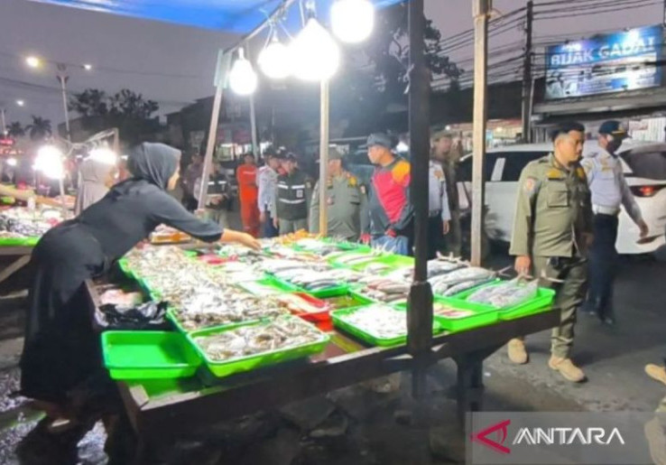 Bikin Macet Jalan, 613 PKL Kramat Jati Dipindahkan ke 4 Lokasi