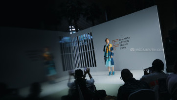 Warna-warni Perhelatan Jakarta Fashion Trend 2019