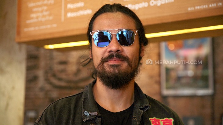 Chicco Jerikho Bikin Gagal Fokus Warganet, Foto Bareng 3 Cewek