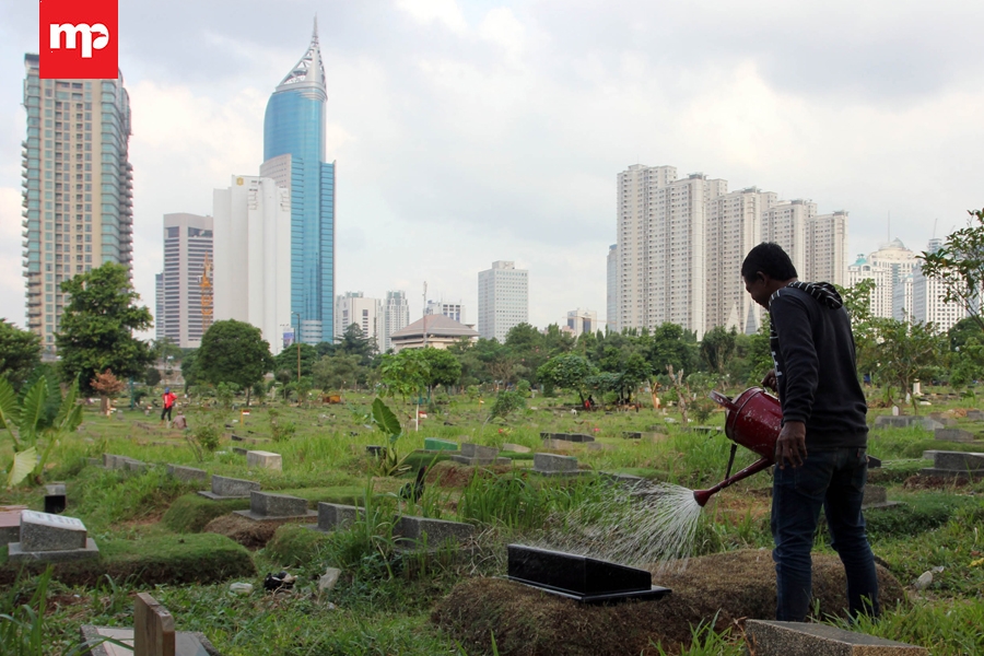 Kekurangan Lahan di Jakarta Picu Makam Fiktif