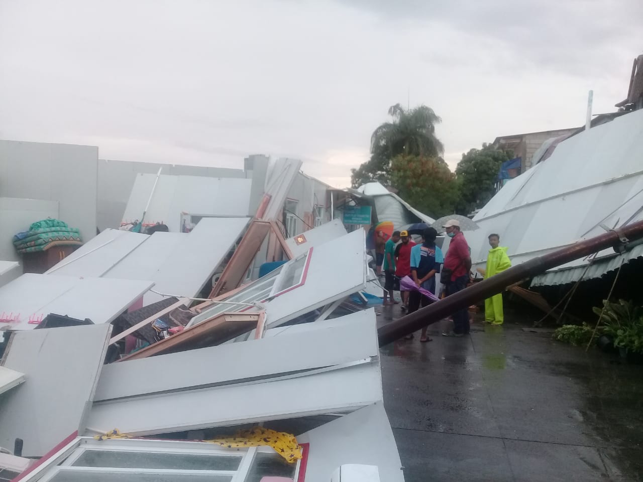 Puluhan Rumah Kontrakan Roboh di Jakbar