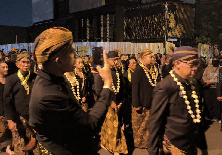 Anak Presiden Prabowo Ikut Kiran Malam 1 Suro Mangkunegaran