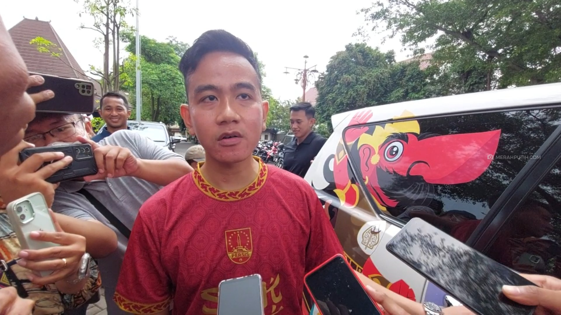 Dukung Erick Thohir jadi Ketum PSSI, Gibran: Kita Butuh yang Profesional