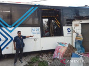 PT Transjakarta Minta Maaf Armadanya Seruduk 4 Ruko di Pulogebang, Para Korban Langsung Dilarikan ke RS Pondok Kopi