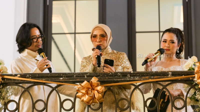  Senyum Indah Menawan Bak Artis Hollywood Enggak Harus Memiliki Gigi Putih