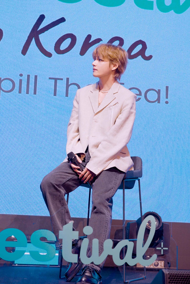 V 'BTS' Sapa Penggemar Indonesia di SimInvestival Goes to Korea