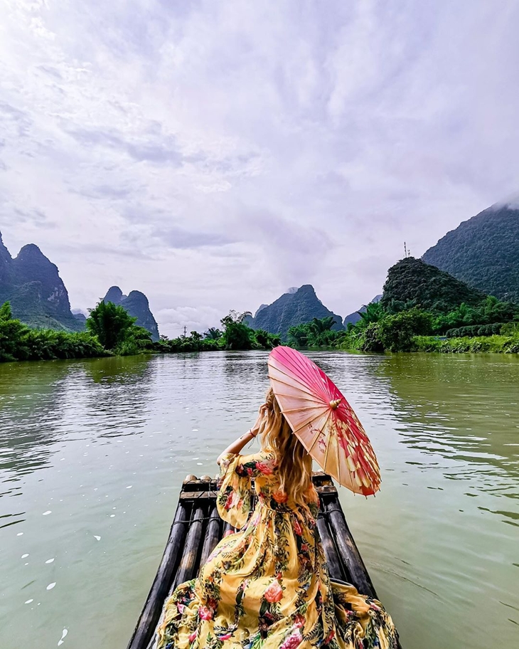 Sungai Li di Yangshuo. (Foto: .instagram.com/polinanowords)