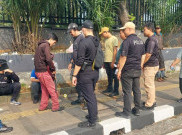 Demo 27 Agustus 2026, Polisi Lakukan Pemeriksaan Acak ke Warga Yang Menuju Gedung DPR