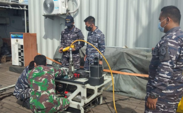 Alat 'Mirip Genset' yang Digunakan Cari 'Black Box' Sriwijaya Air SJ 182
