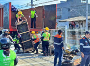 Ancam Nyawa Penumpang Kereta Api, Sejumlah Bangunan Liar Rute Rel Tanah Abang - Duri Dibongkar