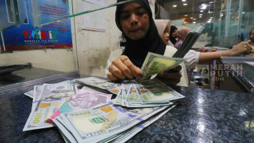 Menilik Nilai Tukar Rupiah Hampir Rp 16.500 Per Dollar AS