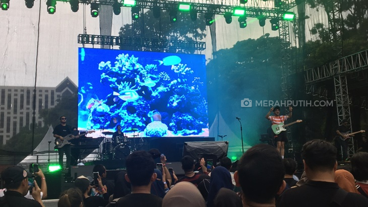 Kunto Aji Buka ‘Woke Up Festival 2023’ dengan Syahdu