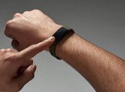 Tetap Sehat Selama Puasa dengan Smart Band Canggih