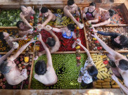 Human Hotpot, Pemandian Enggak Biasa Jelang Tahun Baru Imlek