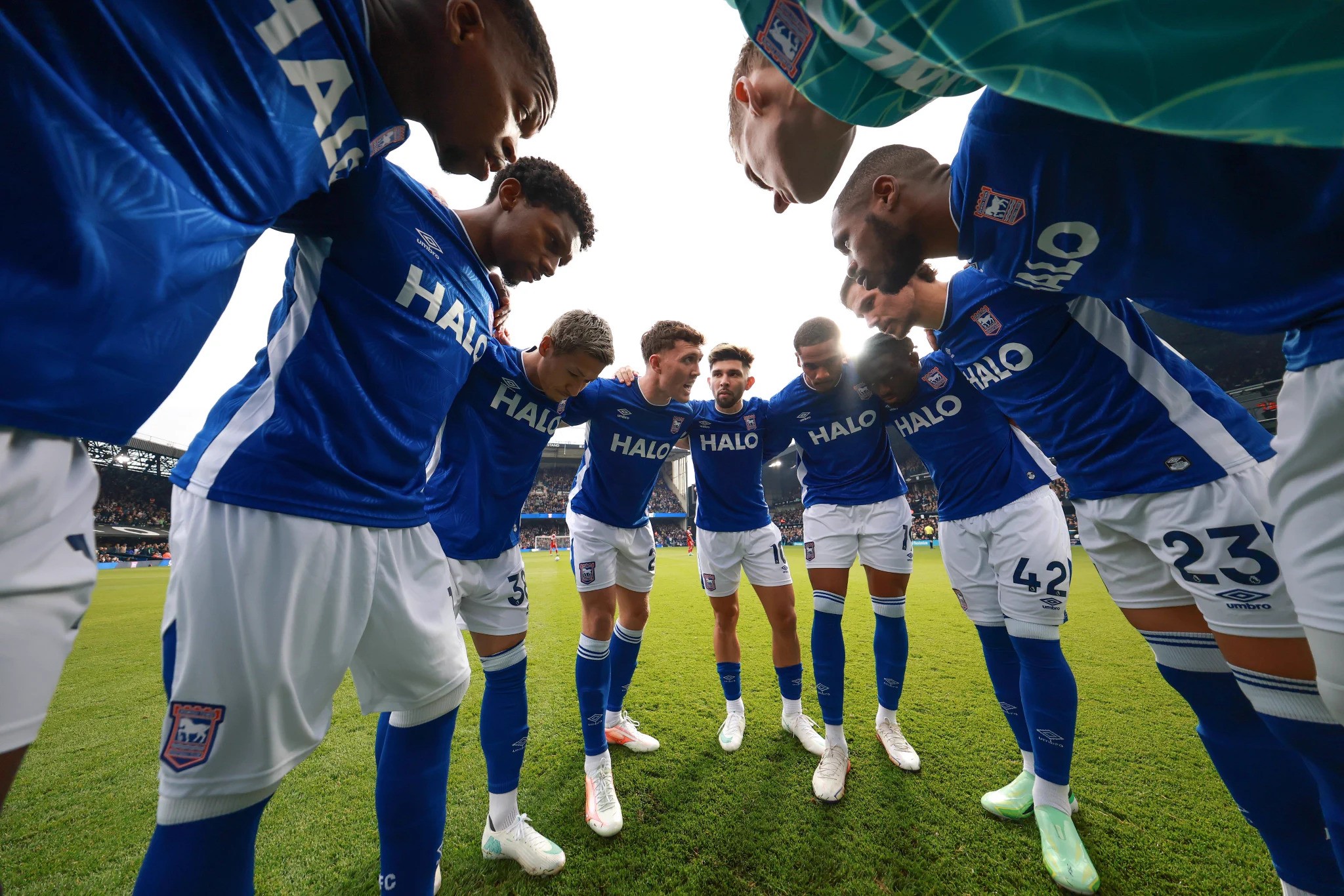 Prediksi Ipswich Town vs Nottingham Forest: Momentum Kebangkitan The Tractor Boys?