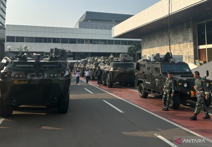 10 Anoa 6x6 Mulai Siaga di Kompleks Parlemen