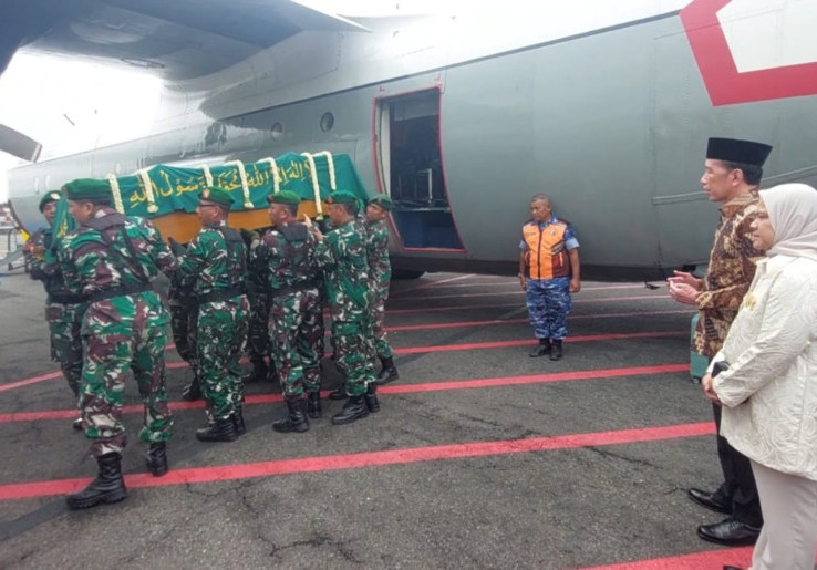 Jokowi Melayat Istri Wiranto di Lanud Adi Soemarmo tidak Ikut ke Lokasi Pemakaman