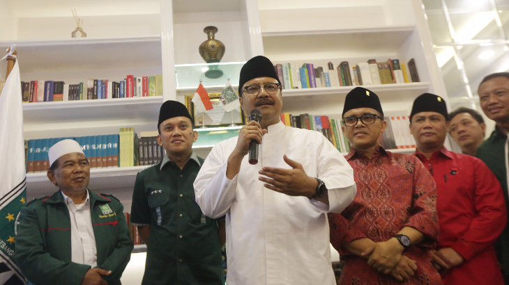 Kunjungi Beberapa Ponpes, Gus Ipul Minta Doa dan Restu Kiai